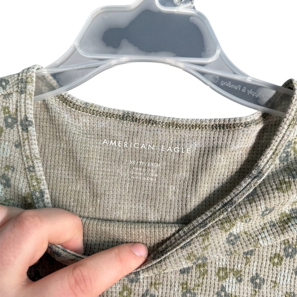 American eagle waffled green floral baby tee - Picture 3 of 4